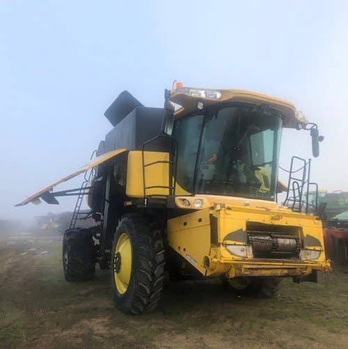 Used New Holland CR9060 Combine parts.