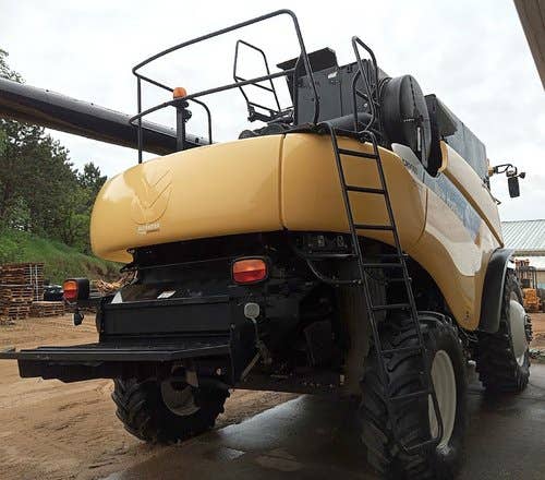 Used New Holland CR9060 Combine parts.