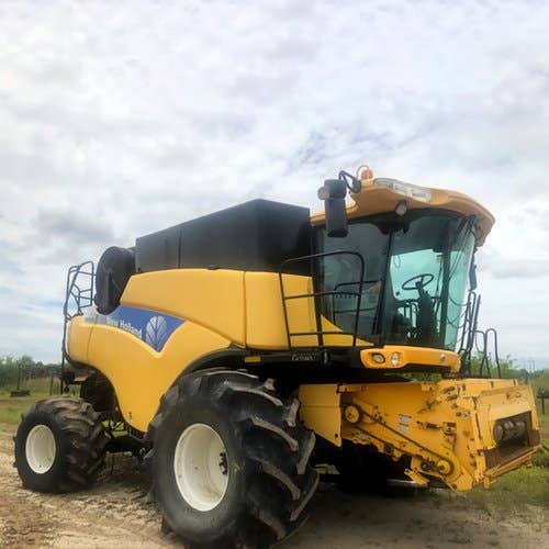 Used New Holland CR9070 Combine parts.
