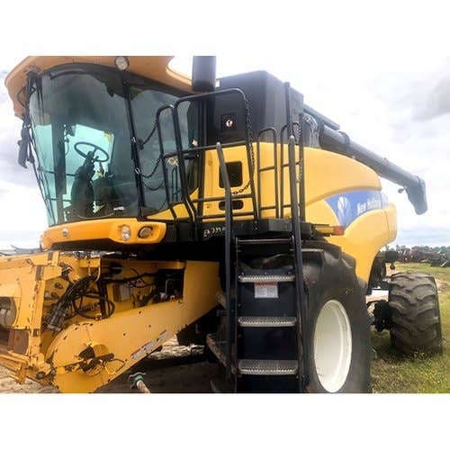 Used New Holland CR9070 Combine parts.