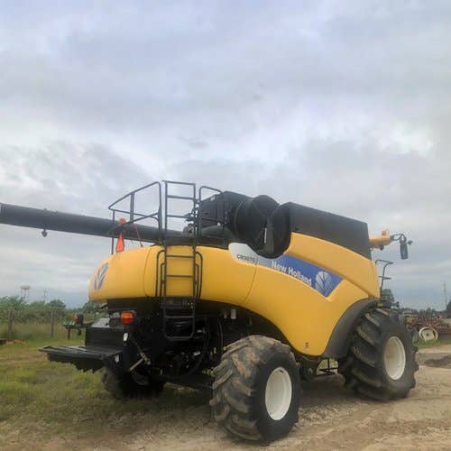 Used New Holland CR9070 Combine parts.