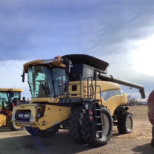 2010 Used New Holland CR9070 Combine parts.