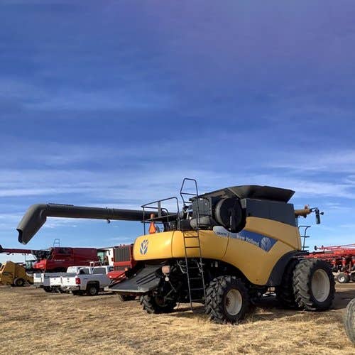 2010 Used New Holland CR9070 Combine parts.