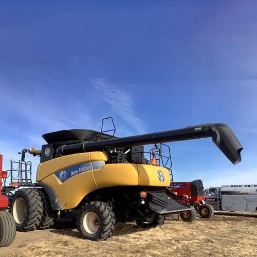 2010 Used New Holland CR9070 Combine parts.