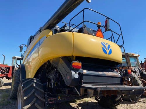 2011 Used New Holland CR9070 Combine parts.