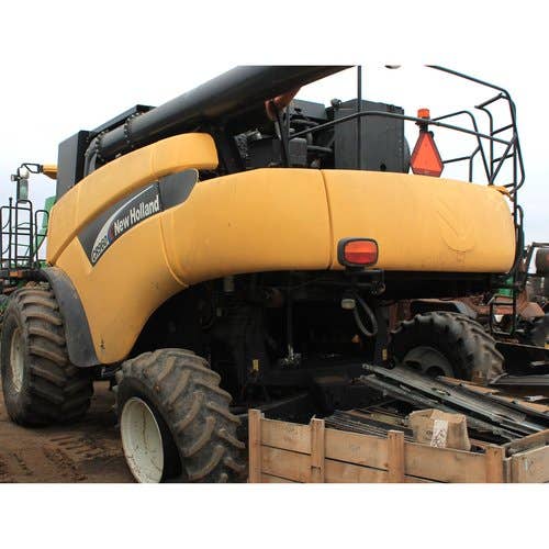 2006 Used New Holland CR960 Combine parts.