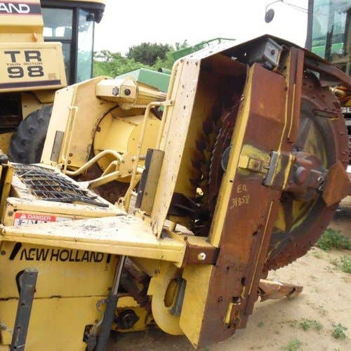 Used New Holland RI450 Header parts.
