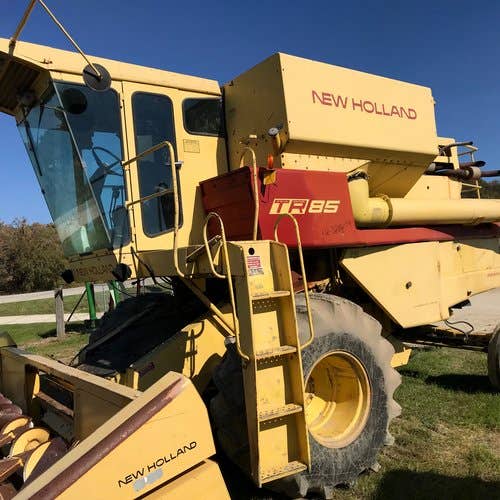 Used New Holland TR85 Combine parts.