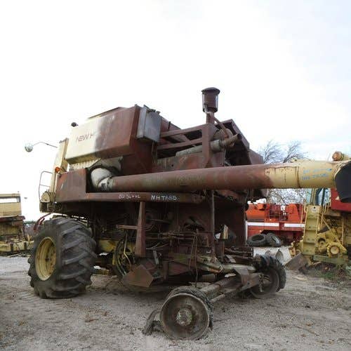Used New Holland tr85 Combine parts.