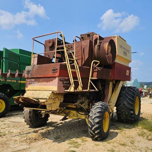 Used New Holland TR86 Combine parts.