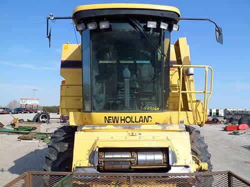 Used New Holland tr88 Combine parts.