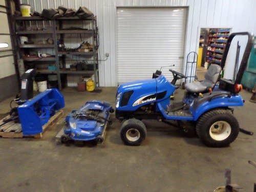 2004 Used New Holland Tz24da Tractor parts.