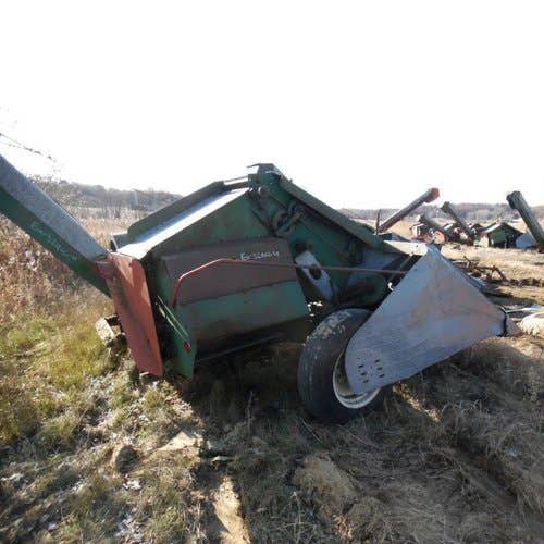 Used New Idea 324 Harvester parts.