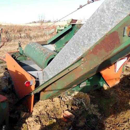 Used New Idea 324 Harvester parts.