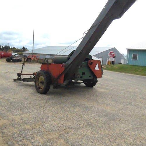 Used New Idea 325 Harvester parts.