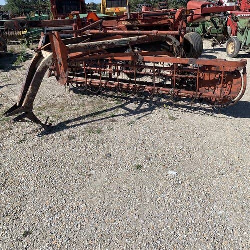 Used New Idea 402 Rake / Tedder parts.