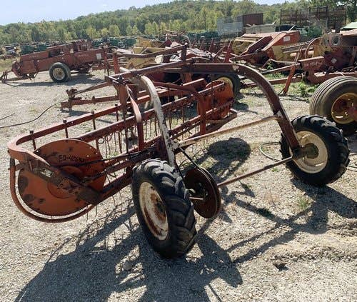 Used New Idea 402 Rake / Tedder parts.