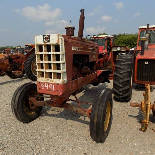 Used Oliver 1550 Tractor parts.
