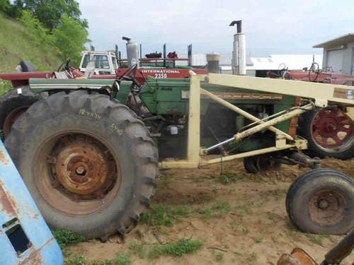 Used Oliver 1655 Tractor parts.