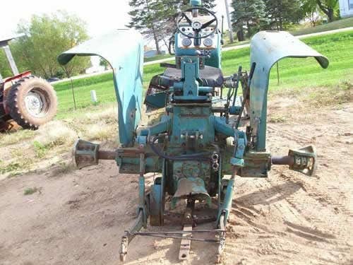 Used Oliver 1850 Tractor parts.