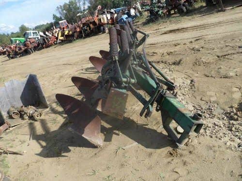 Used Oliver 508 Tillage parts.