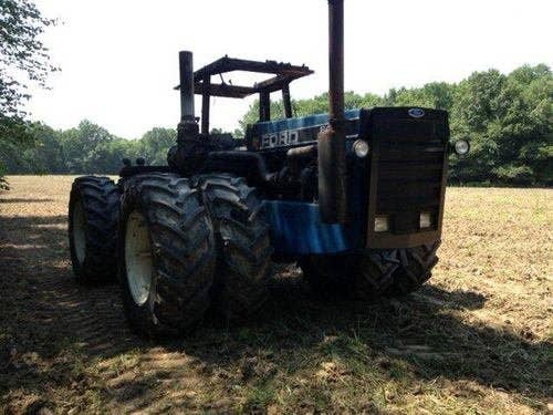 Used Versatile 846 Tractor parts.
