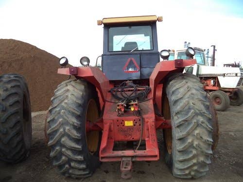 Used Versatile 875 Tractor parts.