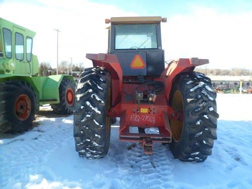 Used Versatile 935 Tractor parts.