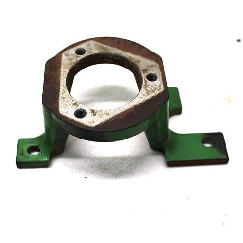 Used Vacuum Fan Drive Shaft Bracket Small fits John Deere S660 S670 S670HM S650 HXE38862 Used Vacuum Fan Drive Shaft Bracket Small fits John Deere S660 S670 S670HM S650 HXE38862