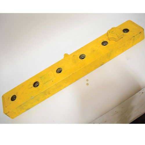 Used Valve Cover with Plug fits John Deere 9400 9410 710D 4700 6615 6715 7210 7405 7410 7510 7610 7710 7810 643 843 6605 7500 330 435 1070 RE502987