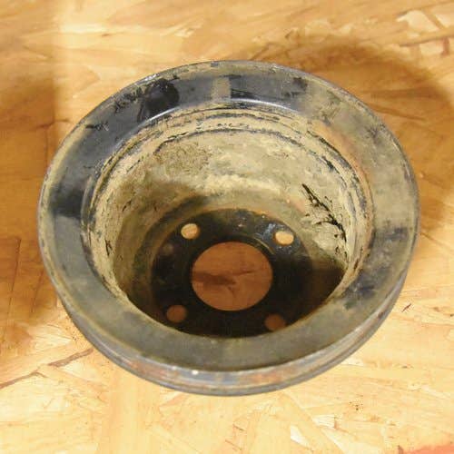 431379 | Water Pump Pulley | John Deere 240 250 260 5200 5300 5310N 5400 5400N 8875 |  | R110081