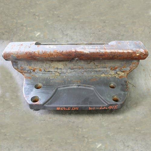 436951 | Weight Bracket | Front | Challenger MT595B |  | 4284747M3