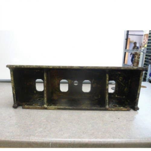 431575 | Weight Bracket | Case IH 385 395 485 495 585 595 685 695 885 895 995 |  | 99525C2 | 99525C1