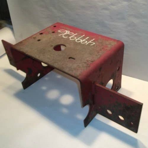 499926 | Weight Bracket | Case IH 1640 1644 1660 1680 2144 2166 2188 2344 2366 2388 | International | Farmall | IH 1460 1480 |  | 185365C3 | 185365C1