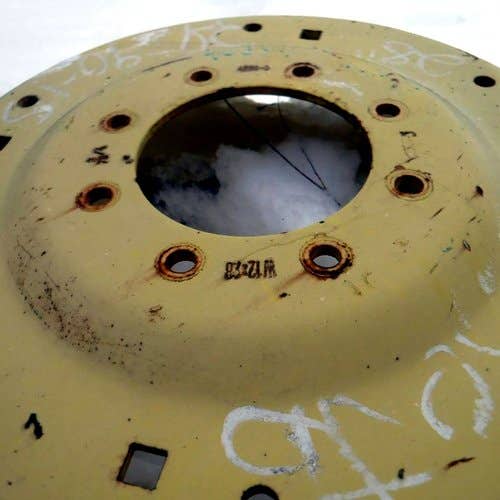 402720 | Wheel Center Disc | John Deere 820 830 920 1020 1030 1120 1130 1530 1630 2020 2040 2150 2155 2240 2255 2750 |  | L31667, L25819
