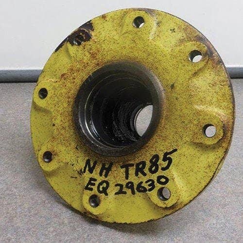 433802 | Wheel Hub | 8 Bolt | New Holland TR70 TR75 TR85 TR86 TR87 TR88 290 858 1900 1915 2100 2115 |  | 612894