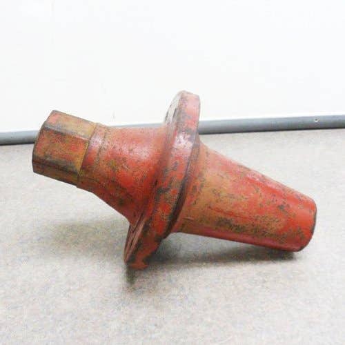 Used Wheel Hub fits International 500 600 400 56 58 66 500 600 484029R1 Used Wheel Hub fits International 500 600 400 56 58 66 500 600 484029R1