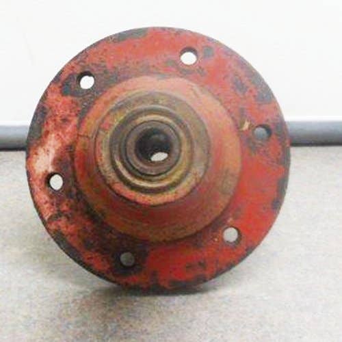 431579 | Wheel Hub | International | Farmall | IH 56 58 66 400 500 500 600 600 |  | 484029R1