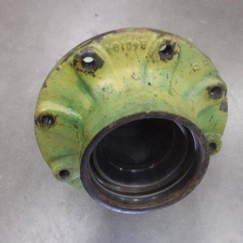 498244 | Wheel Hub | John Deere 4520 4620 4630 5020 |  | R40194