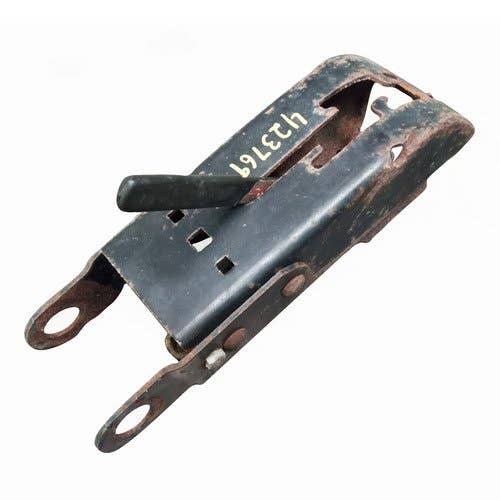 423769 | Closing Wheel Frame | White 6000 6100 6184 6200 6300 6512 6515 6524 6531 6772 6788 |  | 852464
