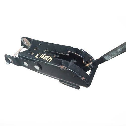 422313 | Closing Wheel Frame | White 6000 6184 6200 6300 6512 6515 6524 6531 6772 6788 6800 8102 8104 8106 8108 8116 8122 8128 8138 8182 8186 8500 8604 8606 8608 8616 8722 8742 8743 8824 8903 8905 8925 8929 8935 |  | 855161