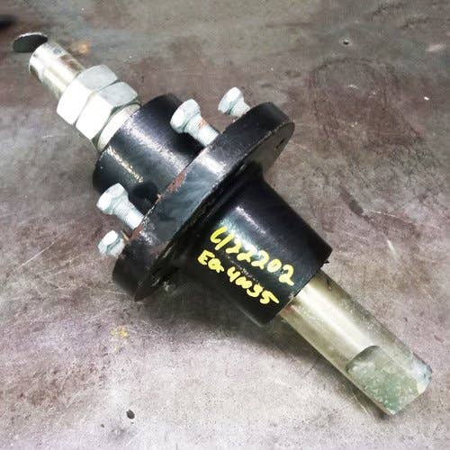 422202 | Wheel Hub and Shaft Assembly | White 6200 6300 8500 |  | BA5201 | 700720582 |  SN10879