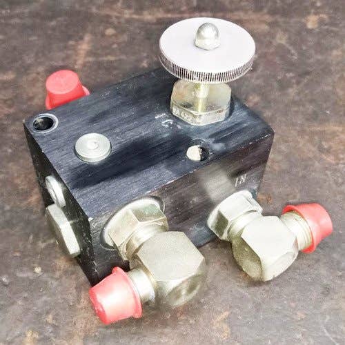422122 | Flow Control Valve | White 6184 6512 6524 6800 8500 8702 8704 8706 8708 8716 8718 8722 8742 8743 8762 8824 |  | N856657