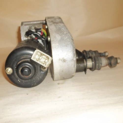 447665 | Wiper Motor | Case IH AFX8010 2144 2166 2188 2344 2366 2388 2555 2577 2588 |  | 86976257 | 137838A1
