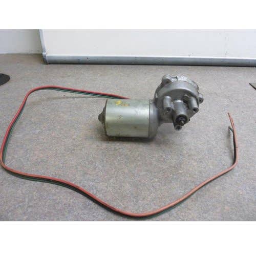 Used Wiper Motor fits International Hydro 186 786 886 986 1086 1486 1586 3088 3288 3388 3488 3588 3688 3788 5088 5288 5488 6388 6588 6788 1267548C91 Used Wiper Motor fits International Hydro 186 786 886 986 1086 1486 1586 3088 3288 3388 3488 3588 3688 3788 5088 5288 5488 6388 6588 6788 1267548C91