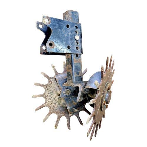 411572 | Yetter Row Cleaner Assembly | Case IH 800 900 950 955 1200 1210 1215 1220 1225 1230 1235 1240 1245 1250 1255 |  | 2967-106