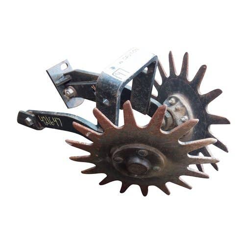 421647 | Yetter Row Cleaner Assembly | John Deere 1710 1715 1720 1725 1730 1735 1750 1755 1760 1760NT 1765 1765NT 1770 1770NT 1775 1775NT 1780 1785 1790 1795 7000 7100 7200 7300 |  | 2967-150 | 2967-221 | 2967-151 |  2967-272