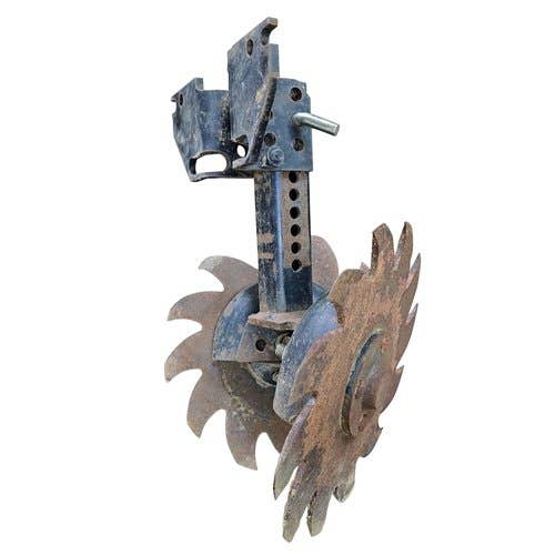 411571 | Yetter Shark Tooth Row Cleaner Assembly | John Deere 1710 1715 1720 1725 1730 1735 1750 1755 1760 1760NT 1765 1765NT 1770 1770NT 1775 1775NT 1780 1785 1790 1795 7000 7100 7200 7300 | Kinze 2000 2100 2200 2300 2400 2500 2600 2700 |  |  2967-028