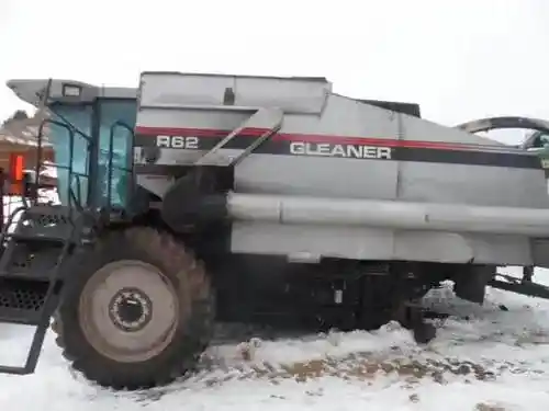 Used 1999 Gleaner R62 Combine Parts