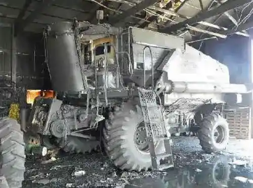 Used 2005 Gleaner R55 Combine Parts